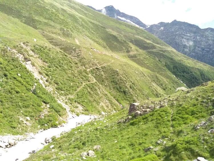 गोठ घेणे बत, हुंनाण भटोरी गोठ घेणे बत, हुंनाण भटोरी
